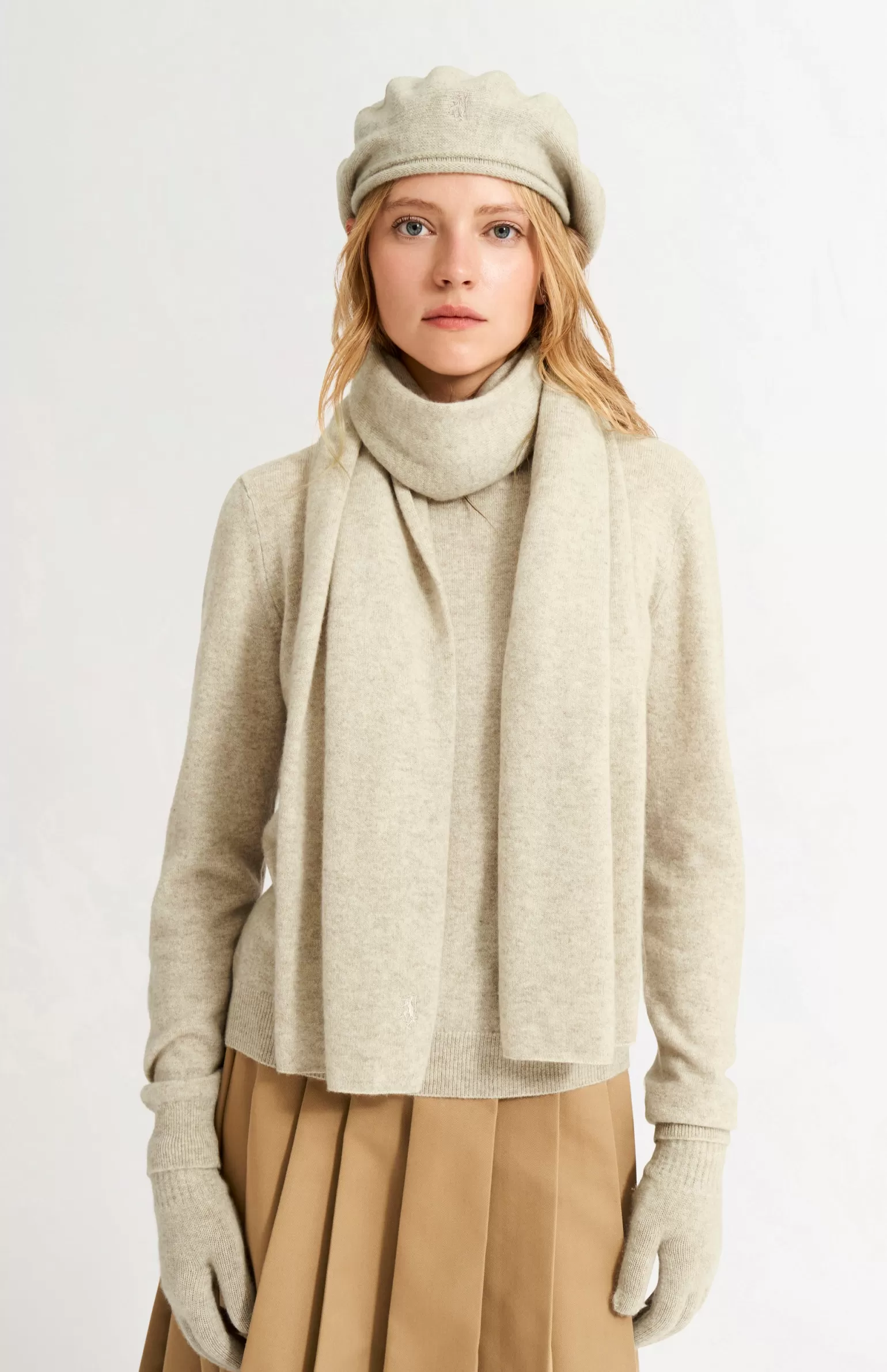 Women Pringle of Scotland Classic Cashmere Scarf In Oatmeal