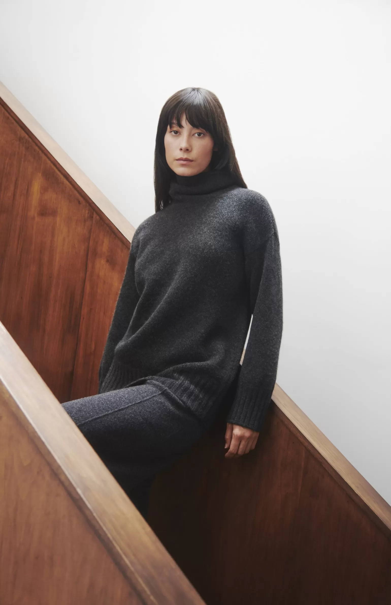 Women Pringle of Scotland High Neck Chunky Cashmere Jumper In Charcoal