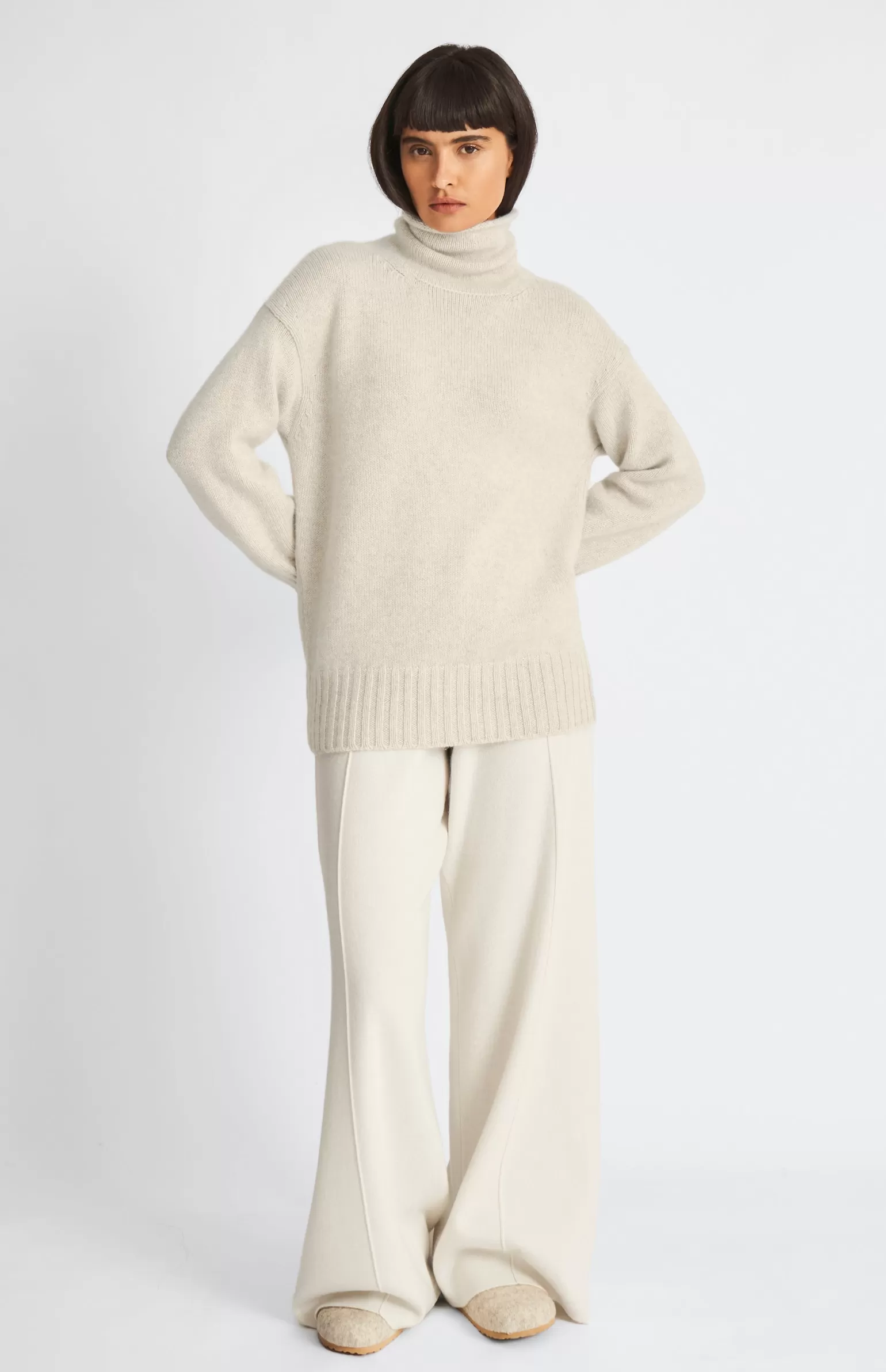 Women Pringle of Scotland High Neck Chunky Cashmere Jumper In Oatmeal