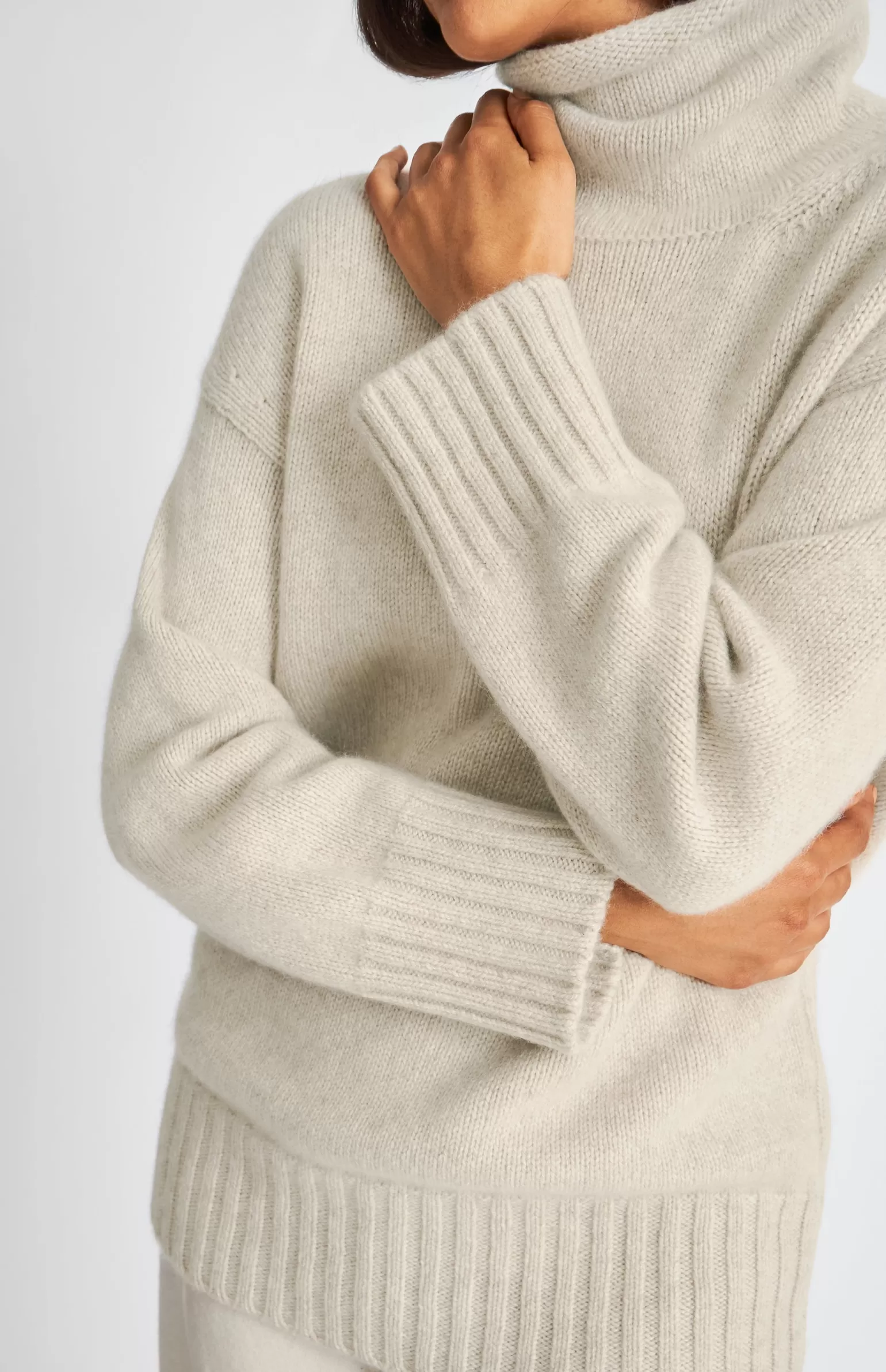 Women Pringle of Scotland High Neck Chunky Cashmere Jumper In Oatmeal