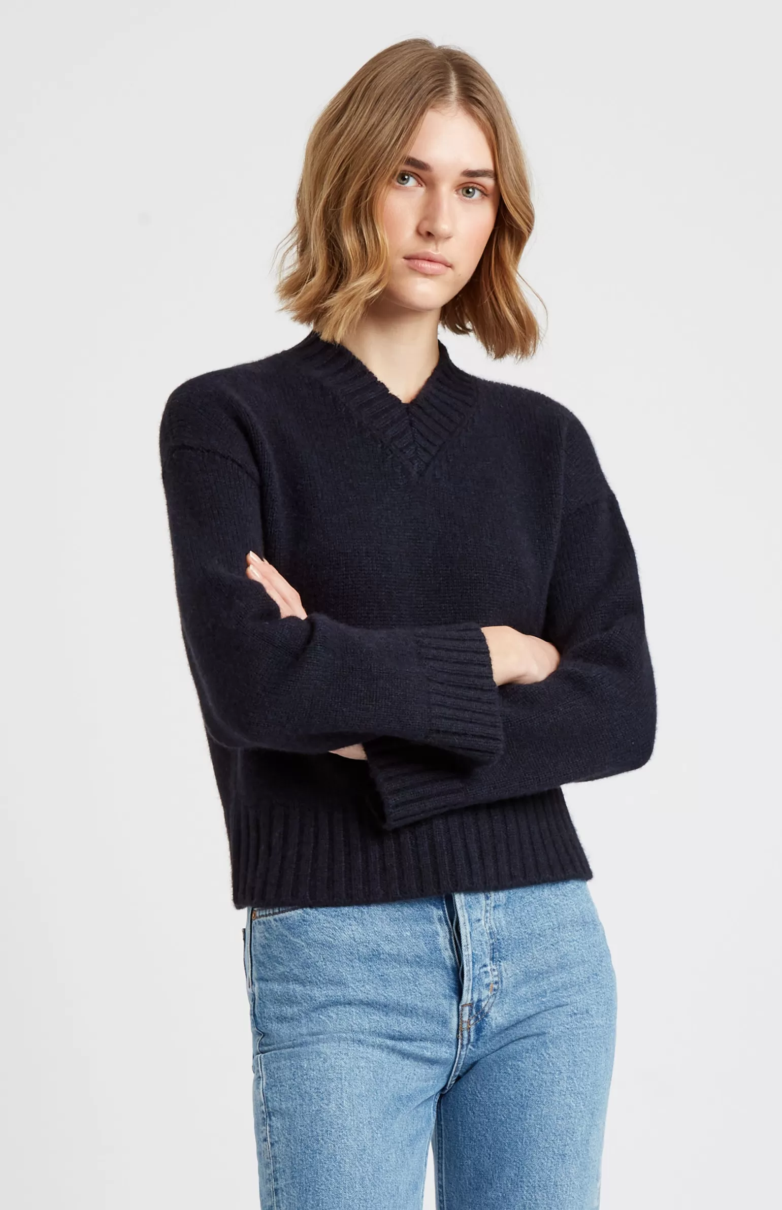 Women Pringle of Scotland Women's V Neck Chunky Cashmere Jumper In Midnight