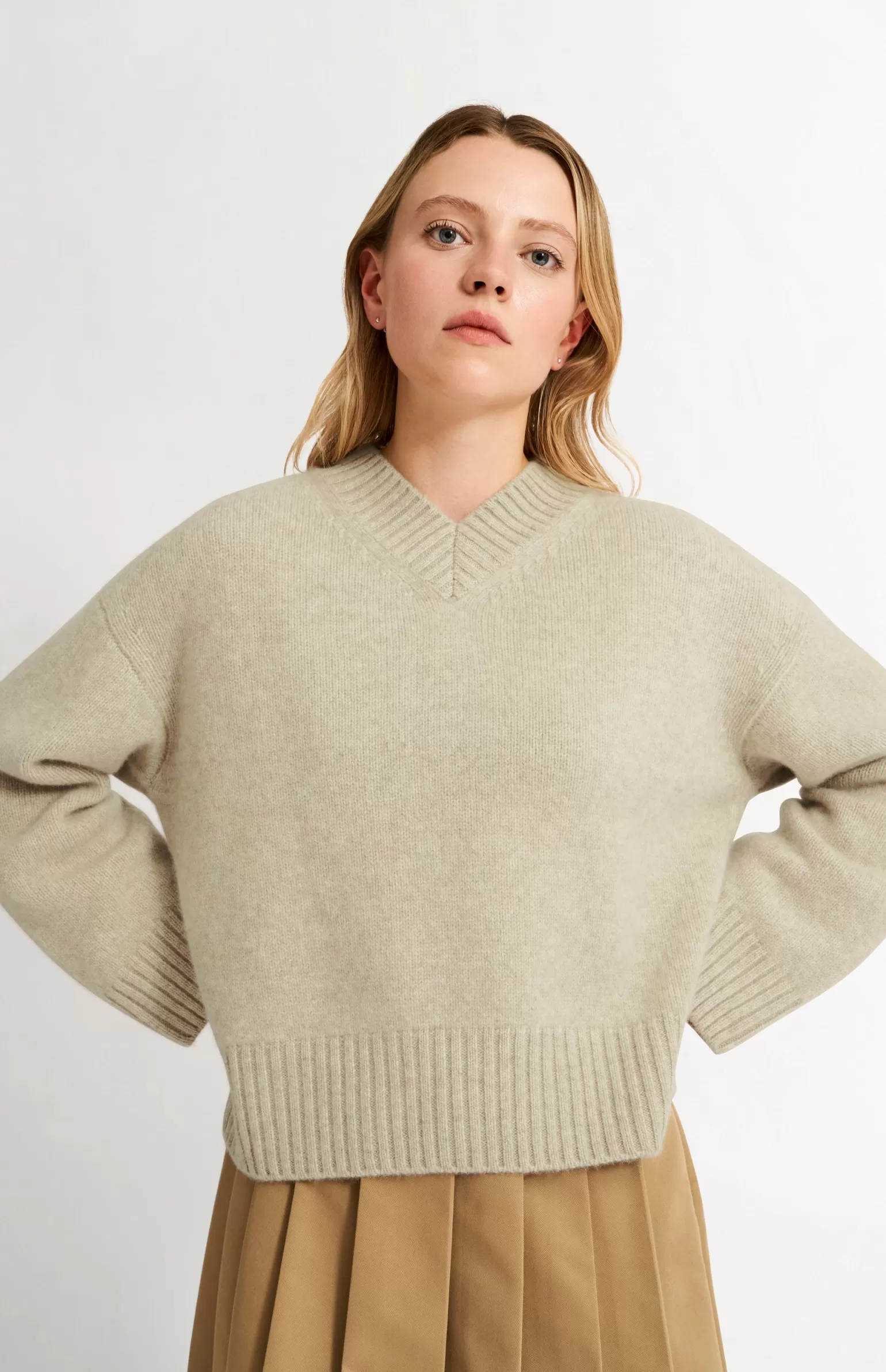 Women Pringle of Scotland Womens V Neck Chunky Cashmere Jumper In Oatmeal