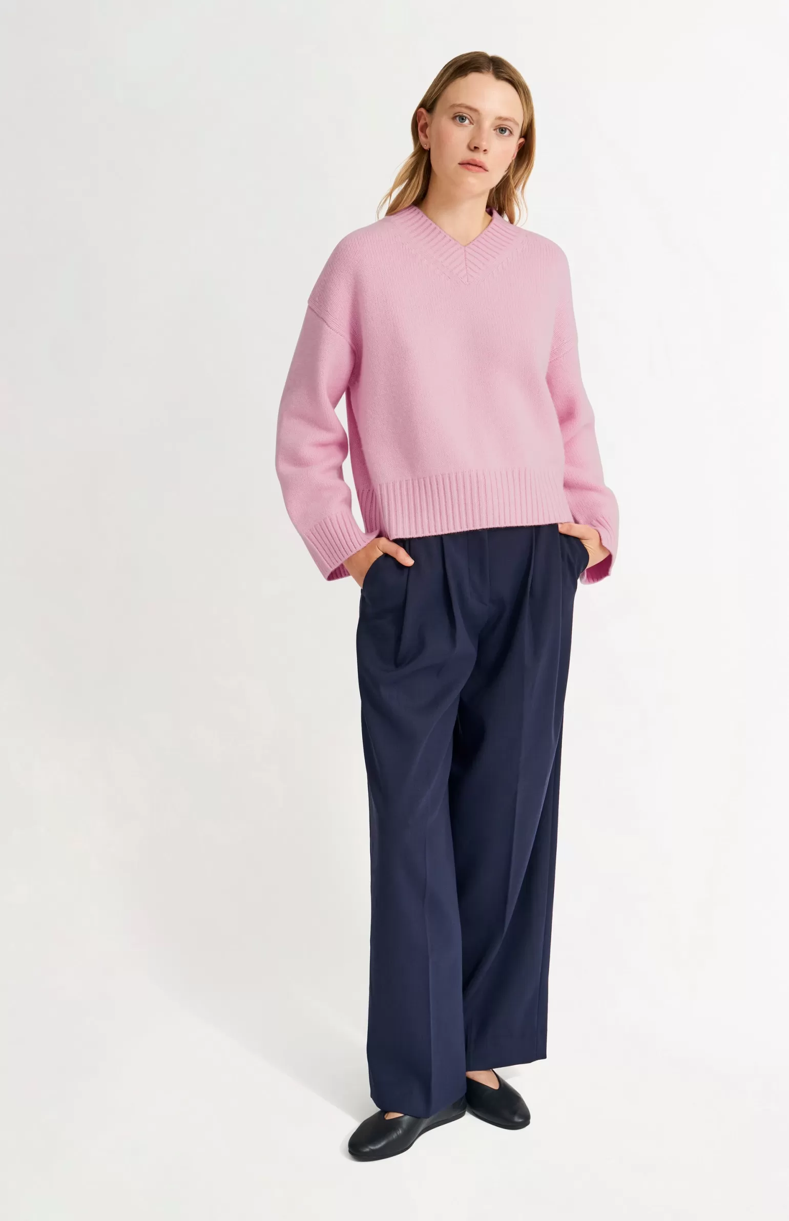 Women Pringle of Scotland Womens V Neck Chunky Cashmere Jumper In Pink