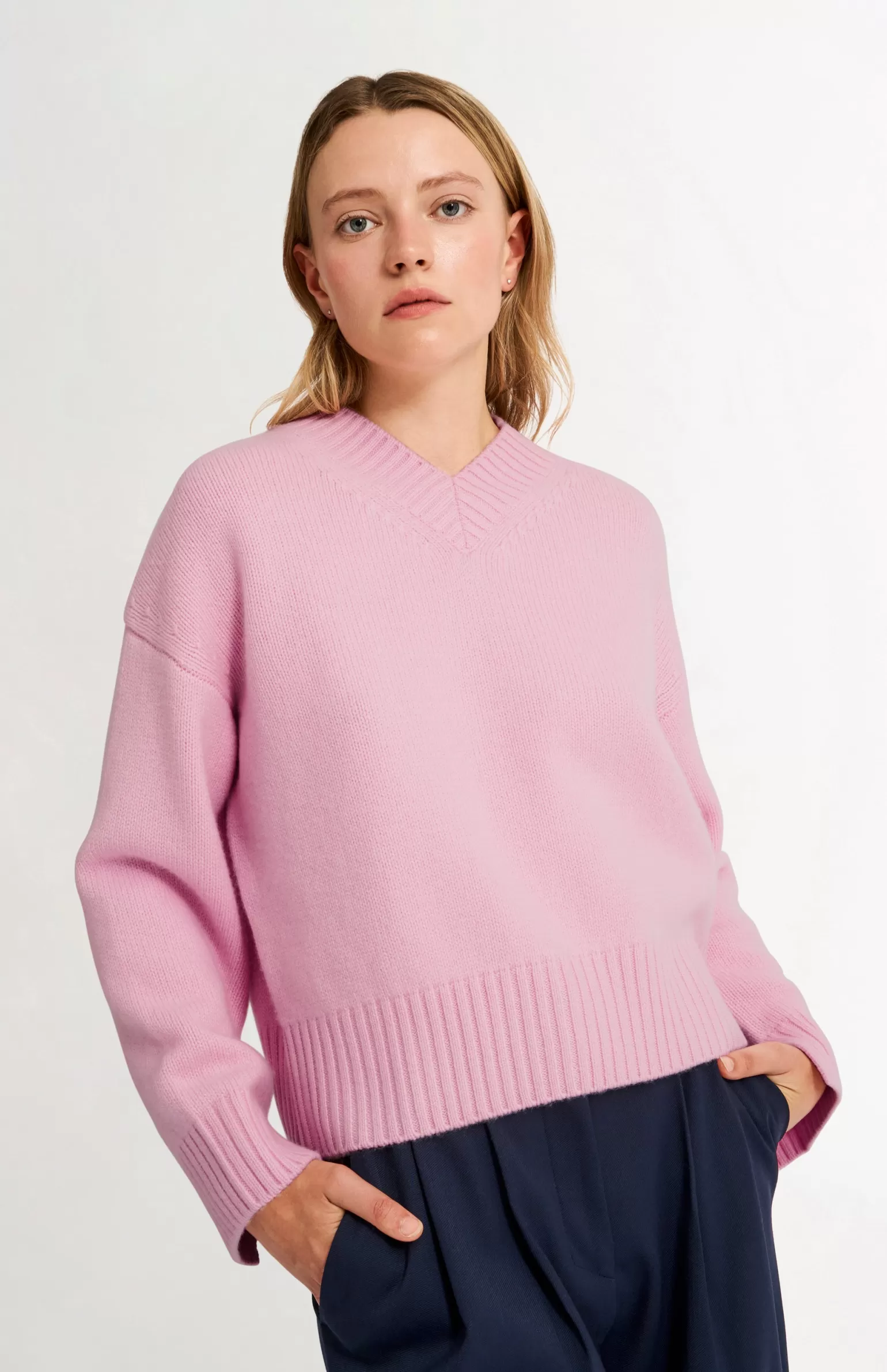 Women Pringle of Scotland Womens V Neck Chunky Cashmere Jumper In Pink