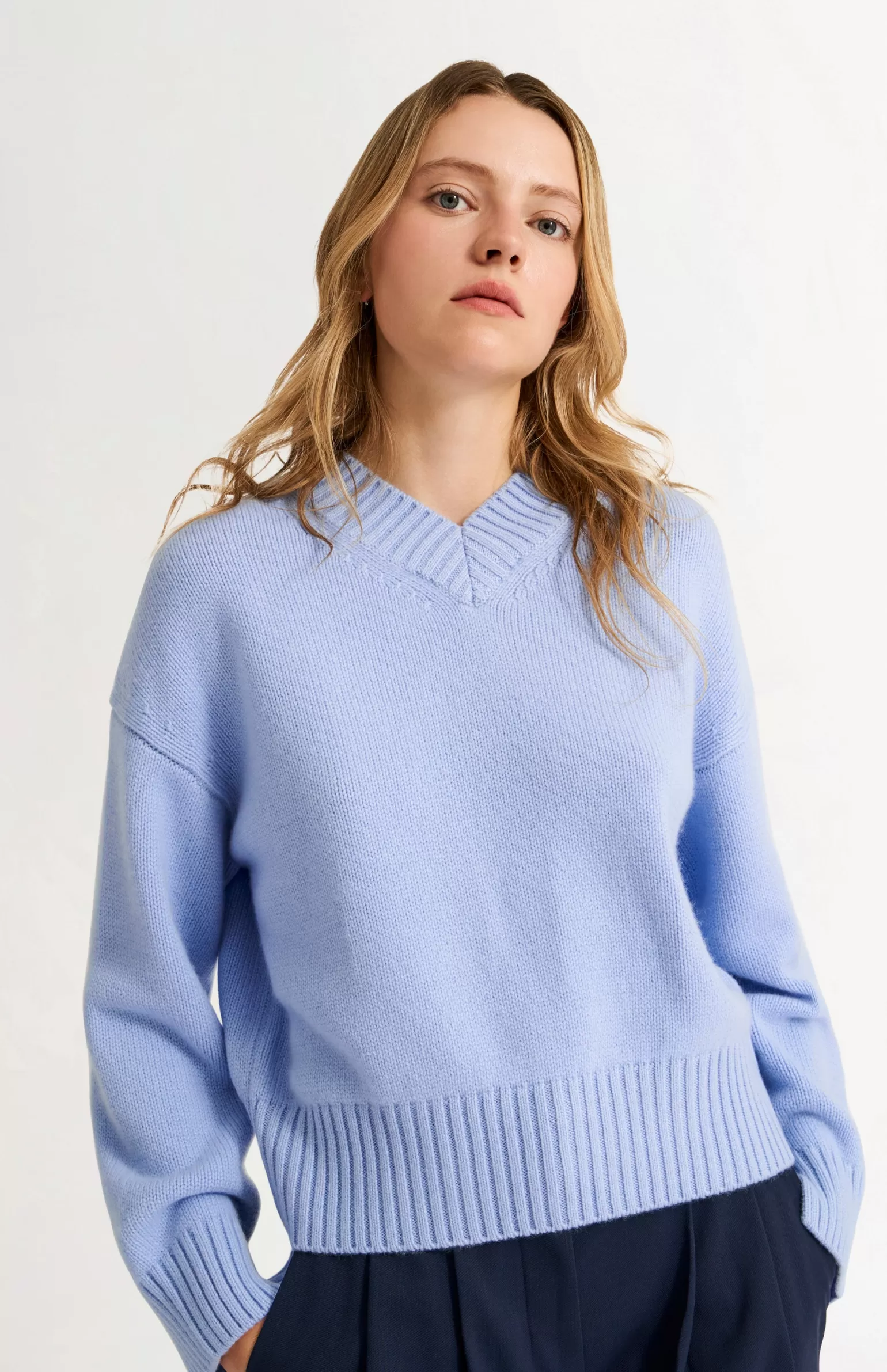 Women Pringle of Scotland Womens V Neck Chunky Cashmere Jumper In Sky Blue