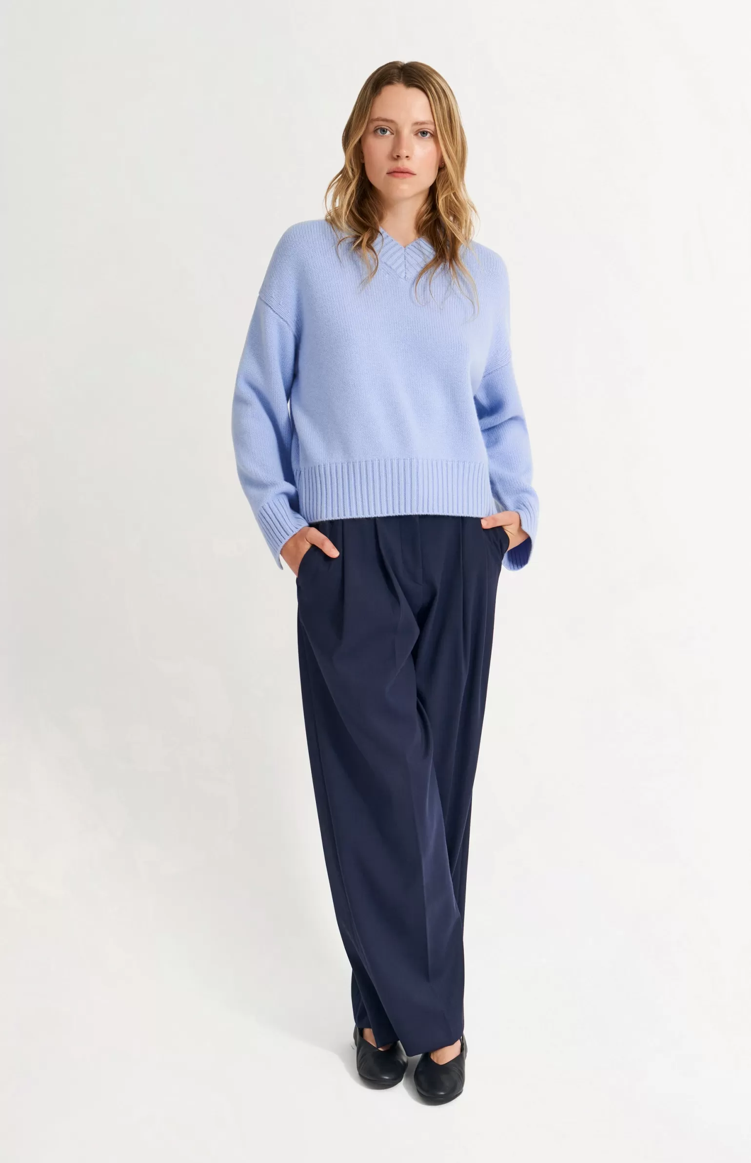 Women Pringle of Scotland Womens V Neck Chunky Cashmere Jumper In Sky Blue