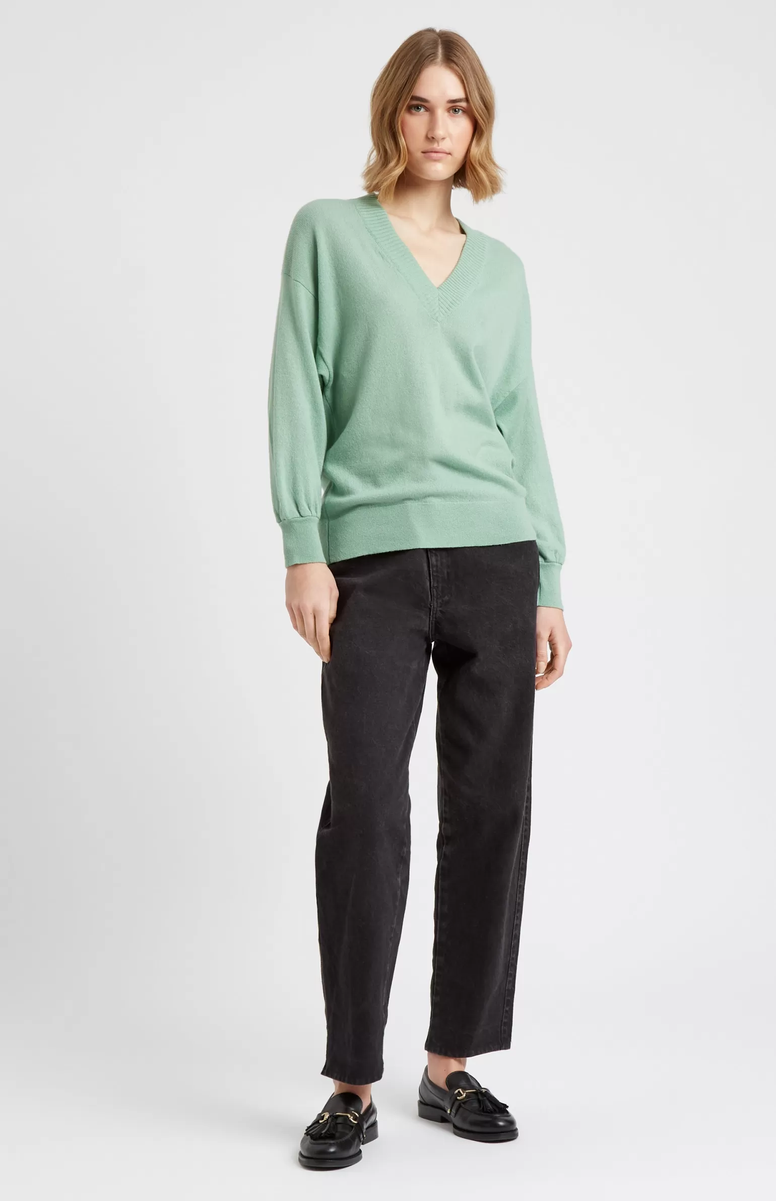 Women Pringle of Scotland Women's V Neck Lightweight Cashmere Jumper In Aniseed Green